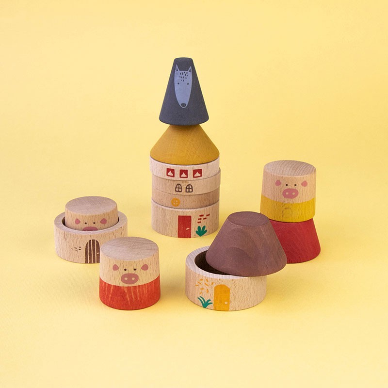 wooden toy of the 3 little pigs